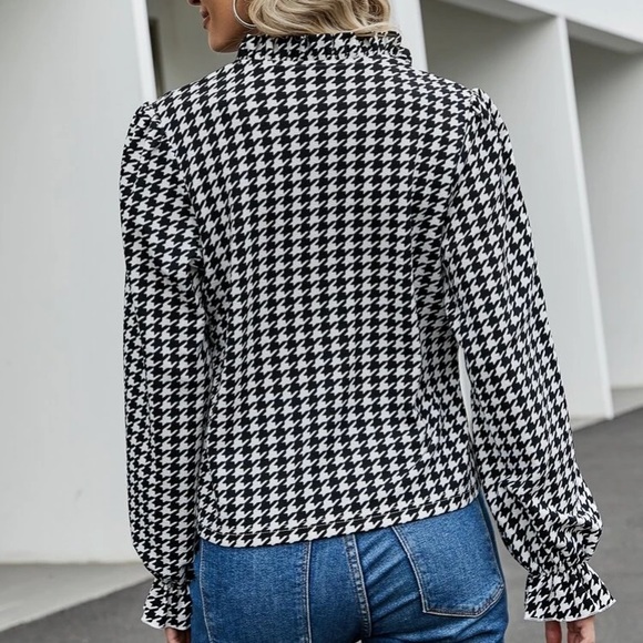 Houndstooth notch neck blouse - Picture 3 of 5